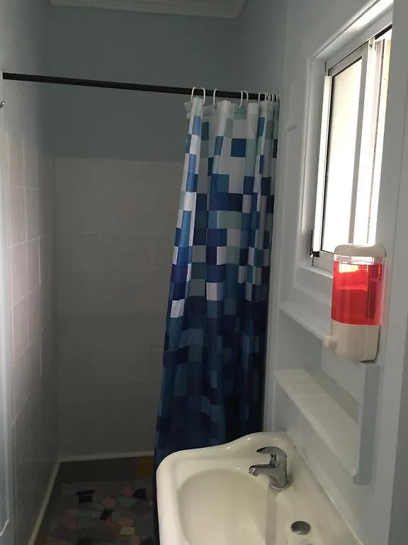 Surf N Sun Beachside Backpackers Hostel Surfers Paradise